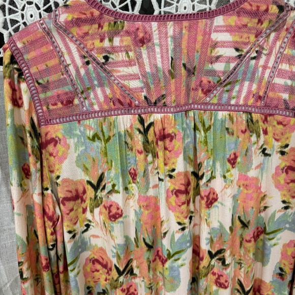 Anthropology Soft Surroundings Woman’s Long Sleeve V Neck Multicolor Floral Top - Picture 7 of 7